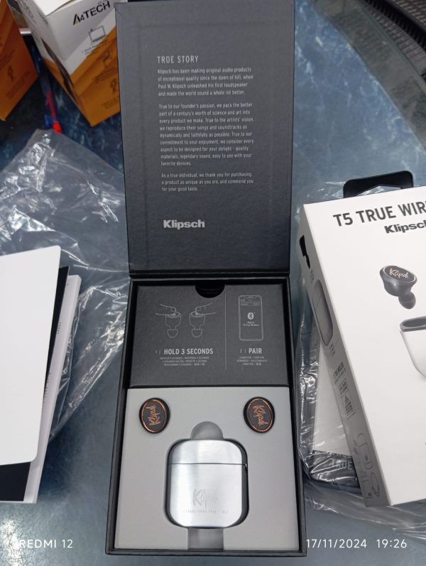 Klipsch T5 True Wireless Earphones With Charging Case Bluetooth Earphones ,earbuds (silver Color Body )